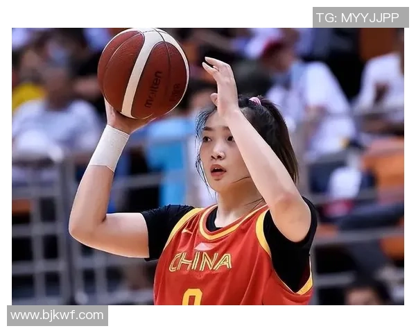 16岁小李梦跨级仍夺亚军!见证“女姚明”登顶不算输 场均12分够奋斗 16岁小李梦跨级仍夺亚军!见证“女姚明”登顶不算输 场均12分够奋斗